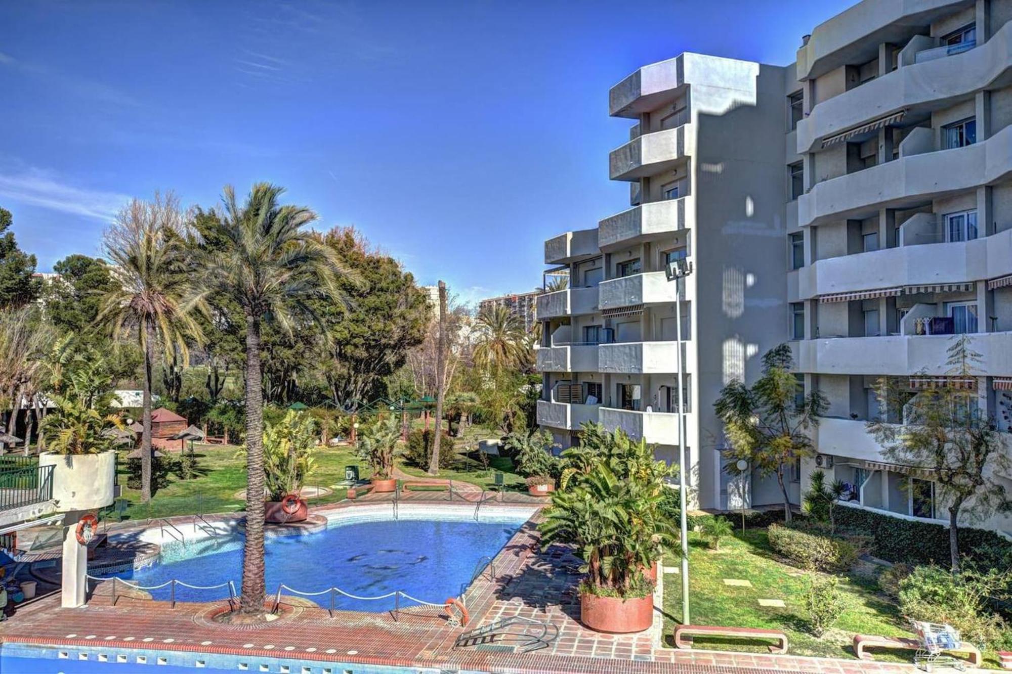 Benalbeach Apartment With Water Park Benalmadena Bagian luar foto
